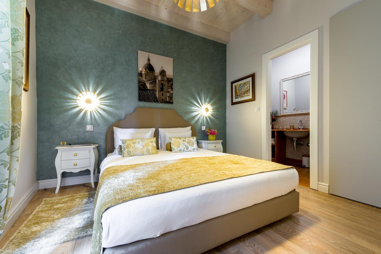 Dominus Little Palace Bed & Breakfast